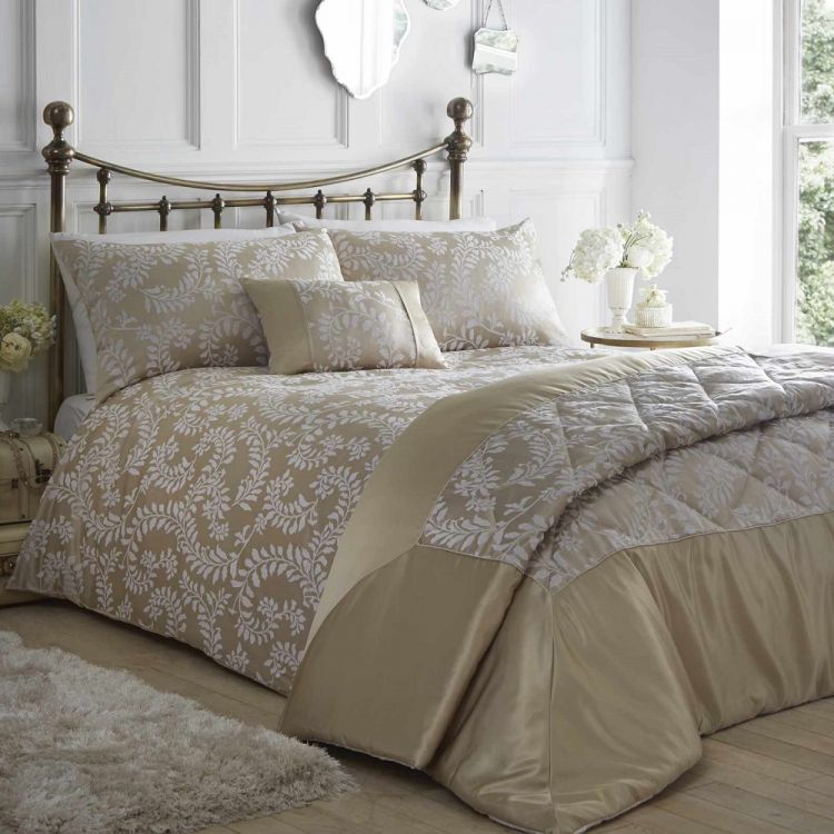 Zahara Jacquard Quilted | Bedspread | Oyster | Tonys Textiles